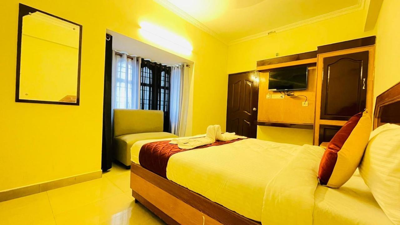 Half Moon Inn Chennai Room photo